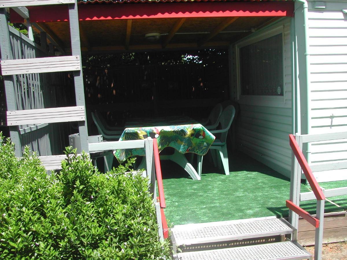 Mobil Home Dordogne Mouzens  Luaran gambar